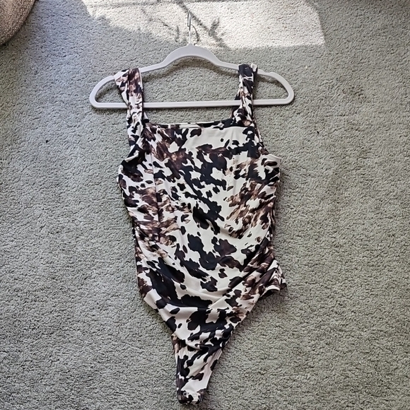 Stylish Animal Print Body Suit - Picture 1 of 4
